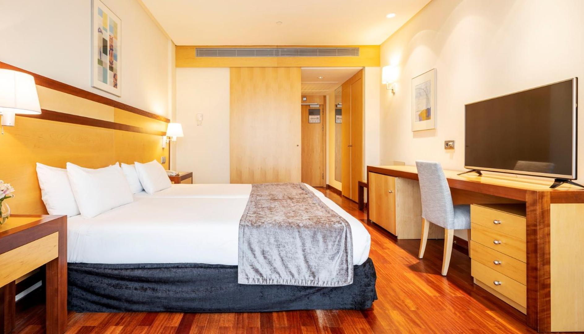 Ilunion Pio XII Hotel Madrid Phòng bức ảnh