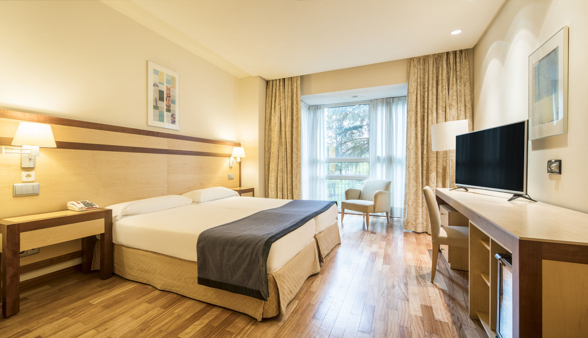 Ilunion Pio XII Hotel Madrid Ngoại thất bức ảnh