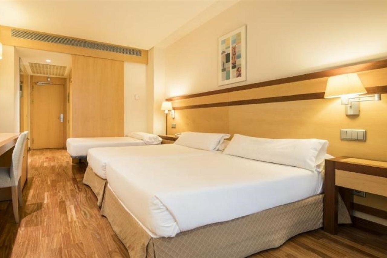 Ilunion Pio XII Hotel Madrid Ngoại thất bức ảnh